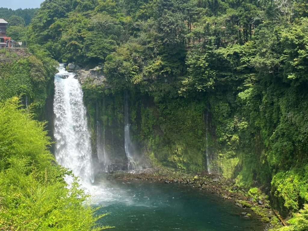 展望台から見た音止の滝